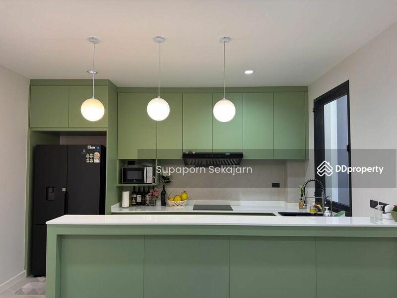 ให้เช่า - บ้านเดี่ยว 3 ชั้นครึ่ง ซอยลาดพร้าว 58 บ้านสร้างใหม่สไตล์ Modern Minimal พร้อมลานจอดรถส่วนตัว, กรุงเทพ