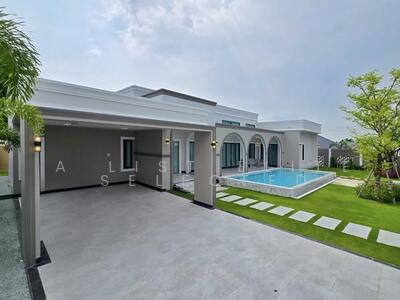 ขาย - วิลล่าสระว่ายน้ำสไตล์ Modern Classic ในพัทยา - บ้านในฝันของคุณกำลังรออยู่!, ชลบุรี