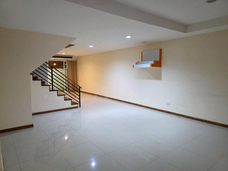 ขาย - ลดเพิ่มเกือบล้าน! ราคาพิเศษ 4.39 ล้าน ทาวน์เฮ้าส์ 3 ชั้น 4 ห้องนอน ใจกลางสนามบินน้ำ, นนทบุรี