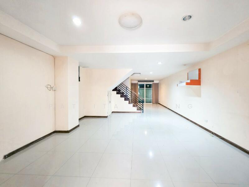 ขาย - ลดเพิ่มเกือบล้าน! ราคาพิเศษ 4.39 ล้าน ทาวน์เฮ้าส์ 3 ชั้น 4 ห้องนอน ใจกลางสนามบินน้ำ, นนทบุรี