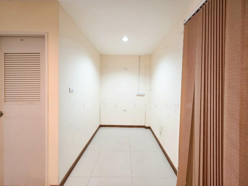 ขาย - ลดเพิ่มเกือบล้าน! ราคาพิเศษ 4.39 ล้าน ทาวน์เฮ้าส์ 3 ชั้น 4 ห้องนอน ใจกลางสนามบินน้ำ, นนทบุรี