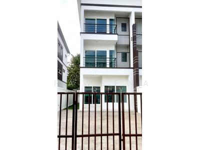 ขาย - Khlong Chan, กรุงเทพ