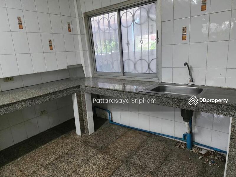 ขาย - 5-Br Semi-detached House in Bang Krang, นนทบุรี