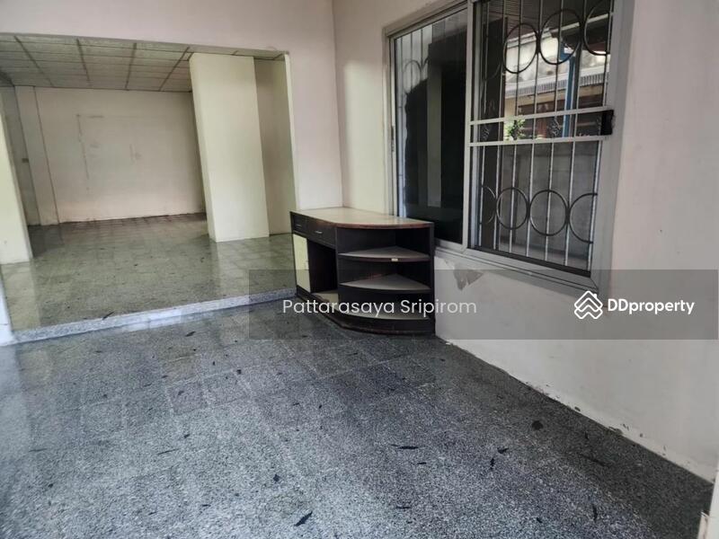 ขาย - 5-Br Semi-detached House in Bang Krang, นนทบุรี