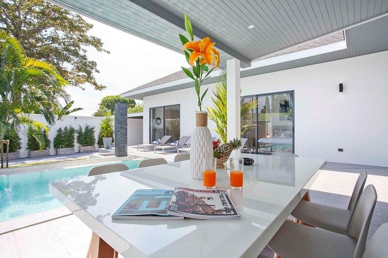 7R0181 This House 4 bedroom 5 bathroom 190,000/month at Rawai have fully furnished, Phuket, Rawai, Muang Phuket, Phuket, 4 Bedrooms, 180 sqm, Villa For Rent, by PK LIFE Property, 11912616 - DDproperty.com