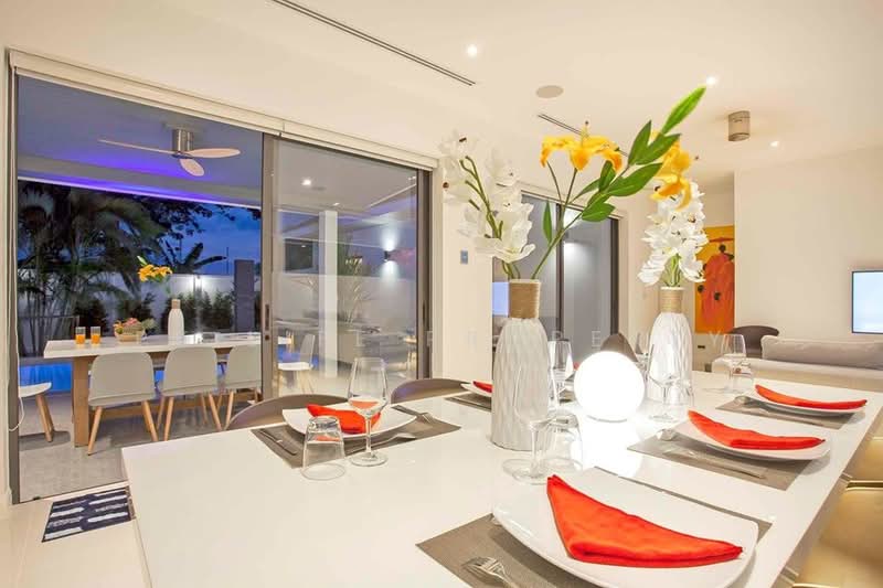 7R0181 This House 4 bedroom 5 bathroom 190,000/month at Rawai have fully furnished, Phuket, Rawai, Muang Phuket, Phuket, 4 Bedrooms, 180 sqm, Villa For Rent, by PK LIFE Property, 11912616 - DDproperty.com