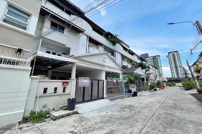 ขาย - Rueang Siri Village : หมู่บ้านเรืองศิริ, กรุงเทพ