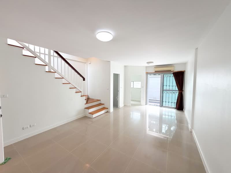 Town Plus Huamark, Bangkok, Krungthep Kreetha Road, Hua Mak, Bang Kapi, Bangkok, 3 Bedrooms, 155 sqm, Townhouse For Sale, by คุณจูน ทินาพร, 11914057 - DDproperty.com