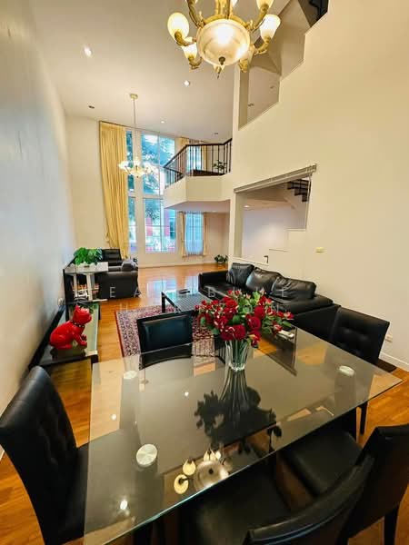 Baan Klang Krung Thonglor, Bangkok, 55 Soi Sukhumvit 55, Khlong Tan Nua, Watthana, Bangkok, 5 Bedrooms, 400 sqm, Townhouse For Rent, by Eastblue Horizon, 11914563 - DDproperty.com
