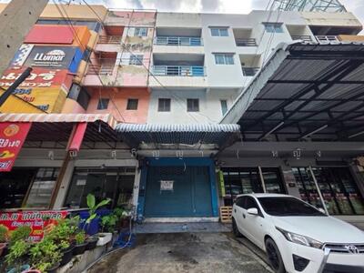 ขาย - อาคารพาณิชย์ 4 ชั้นครึ่ง สี่แยกสวนสมเด็จ, นนทบุรี