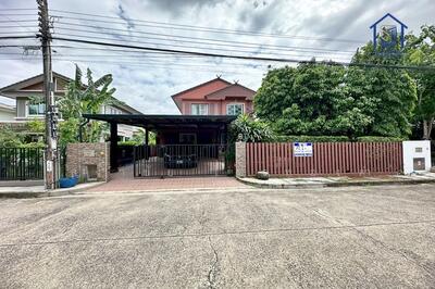 ขาย - Parichart Suwinthawong : ปาริชาต สุวินทวงศ์, กรุงเทพ