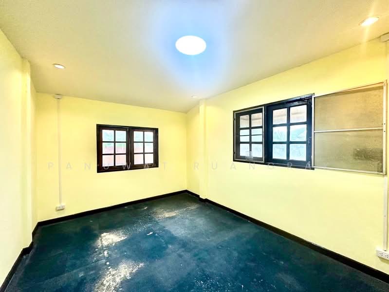 Phuthamonthon Sai 2, Bangkok, - พุทธมณฑลสาย 2, Bang Phai, Bang Khae, Bangkok, 7 Bedrooms, 200 sqm, Single Detached House For Sale, by Panuwat Ruangrak, 11915547 - DDproperty.com