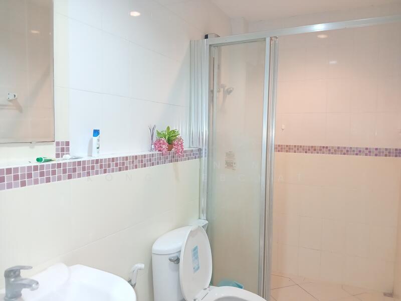 Baan Klang Muang The Royal Monaco Srinakarin-Pattanakarn, Bangkok, Rama 9 Road, Soi 43, Suan Luang, Suan Luang, Bangkok, 3 Bedrooms, 172 sqm, Townhouse For Sale, by Kittinun Kongsuebchat, 11917198 - DDproperty.com