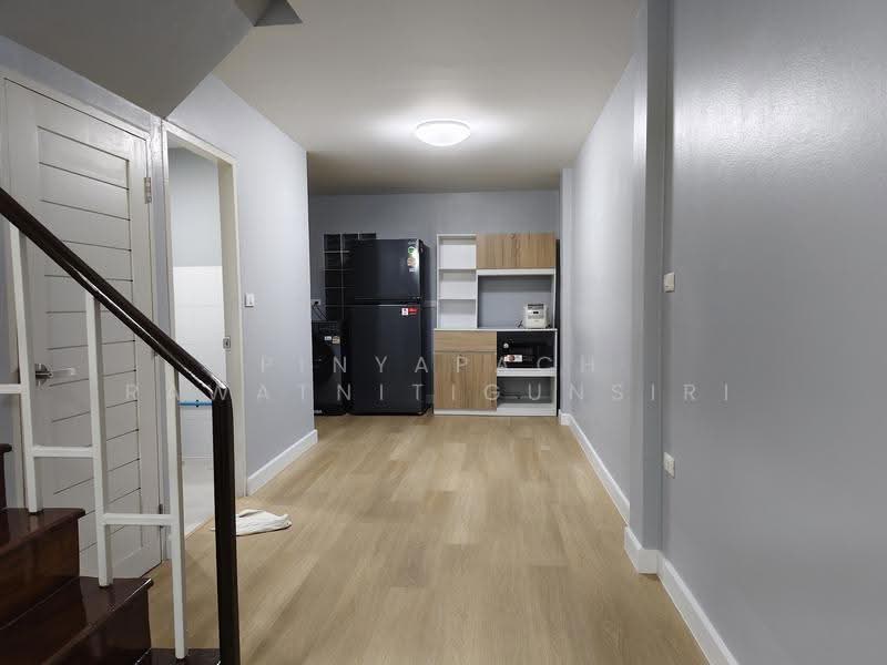 BTS ห้าแยกลาดพร้าว ซ.พหโยธิน 24 แยก 2-5, Bangkok, 20 พหลโยธิน, Jom Phon, Chatuchak, Bangkok, 4 Bedrooms, 200 sqm, Townhouse For Rent, by Pinyapach Rawatnitigunsiri, 2007689 - DDproperty.com