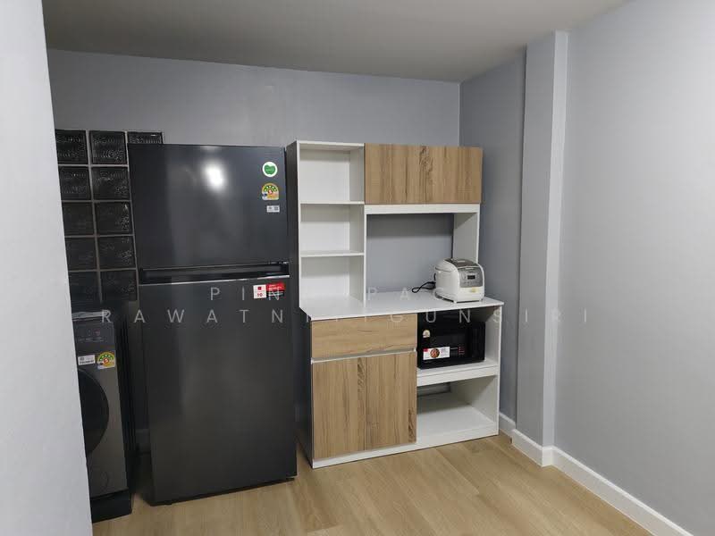 BTS ห้าแยกลาดพร้าว ซ.พหโยธิน 24 แยก 2-5, Bangkok, 20 พหลโยธิน, Jom Phon, Chatuchak, Bangkok, 4 Bedrooms, 200 sqm, Townhouse For Rent, by Pinyapach Rawatnitigunsiri, 2007689 - DDproperty.com