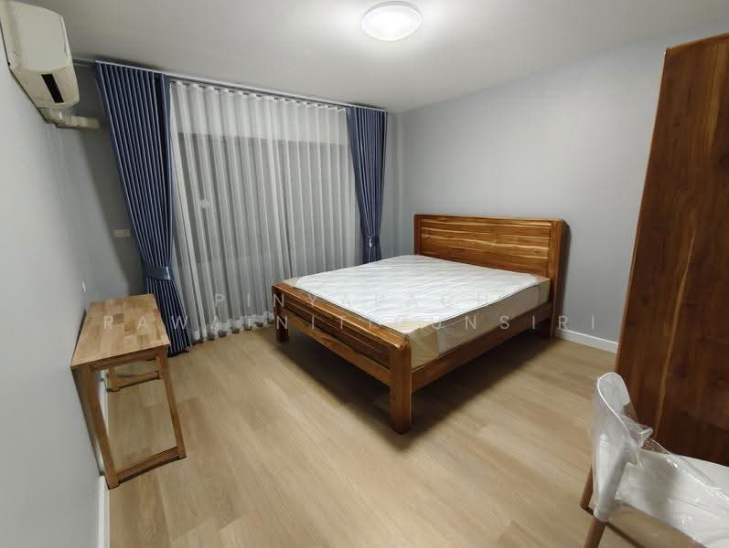 BTS ห้าแยกลาดพร้าว ซ.พหโยธิน 24 แยก 2-5, Bangkok, 20 พหลโยธิน, Jom Phon, Chatuchak, Bangkok, 4 Bedrooms, 200 sqm, Townhouse For Rent, by Pinyapach Rawatnitigunsiri, 2007689 - DDproperty.com