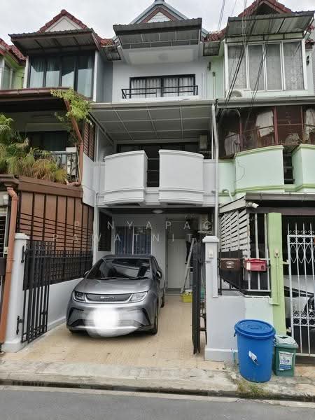 BTS ห้าแยกลาดพร้าว ซ.พหโยธิน 24 แยก 2-5, Bangkok, 20 พหลโยธิน, Jom Phon, Chatuchak, Bangkok, 4 Bedrooms, 200 sqm, Townhouse For Rent, by Pinyapach Rawatnitigunsiri, 2007689 - DDproperty.com
