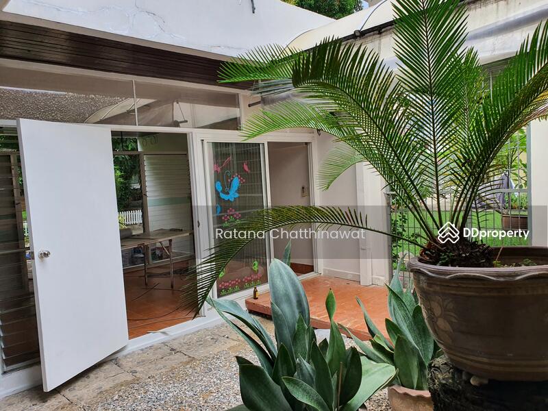 Detatch house near BTS ploenchit for rent 40,000_month, Bangkok, Sukhumvit, Thung Maha Mek, Sathon, Bangkok, 1 Bedroom, 100 sqm, Single Detached House For Rent, by Ratana Chatthinawat, 2119916 - DDproperty.com