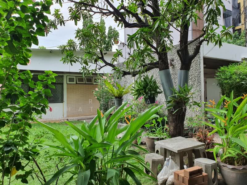 Detatch house near BTS ploenchit for rent 40,000_month, Bangkok, Sukhumvit, Thung Maha Mek, Sathon, Bangkok, 1 Bedroom, 100 sqm, Single Detached House For Rent, by Ratana Chatthinawat, 2119916 - DDproperty.com