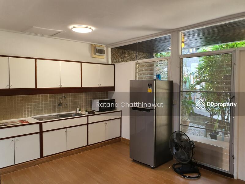 Detatch house near BTS ploenchit for rent 40,000_month, Bangkok, Sukhumvit, Thung Maha Mek, Sathon, Bangkok, 1 Bedroom, 100 sqm, Single Detached House For Rent, by Ratana Chatthinawat, 2119916 - DDproperty.com
