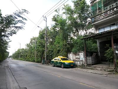 ขาย - ขายที่ดินเปล่า 920 ตรว. ติดซอยอ่อนนุช 44 ซอยสามพี่น้อง ถนนสุขุมวิท 77 ใกล้ BTSอ่อนนุช, กรุงเทพ