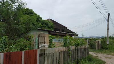 ขาย - ที่ดินบางพระ-ศรีราชา 1-1-94 ไร่ อยู่หลังโลตัสบางพระ พร้อมบ้านหนึ่งหลังอยู่ห่างทะเลบางพระ 390 เมตร, ชลบุรี