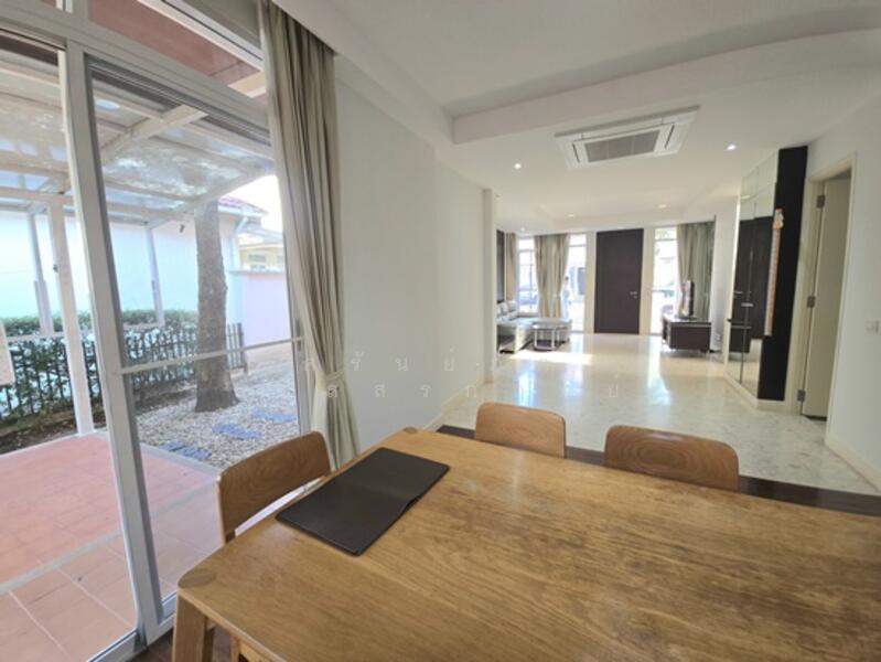 For Rent - detached house, Bangkok Villa Village, for rent 40,000 -/month, area 63 sq m., Praditmanutham Road,, Bangkok