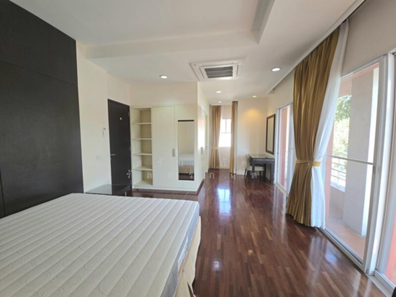 For Rent - detached house, Bangkok Villa Village, for rent 40,000 -/month, area 63 sq m., Praditmanutham Road,, Bangkok