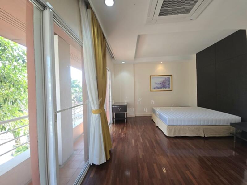 ให้เช่า - detached house, Bangkok Villa Village, for rent 40,000 -/month, area 63 sq m., Praditmanutham Road,, กรุงเทพ
