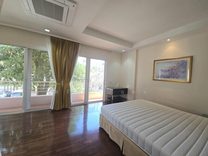 For Rent - detached house, Bangkok Villa Village, for rent 40,000 -/month, area 63 sq m., Praditmanutham Road,, Bangkok