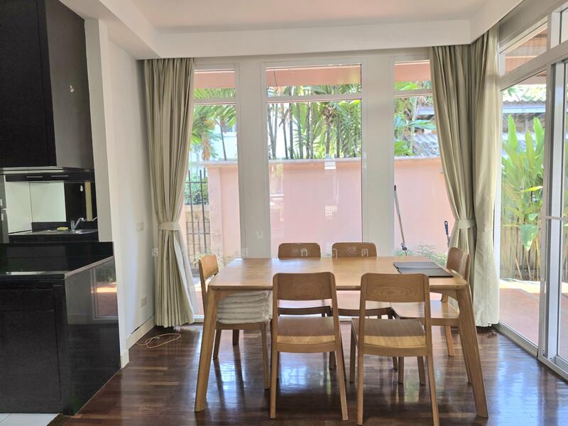 For Rent - detached house, Bangkok Villa Village, for rent 40,000 -/month, area 63 sq m., Praditmanutham Road,, Bangkok
