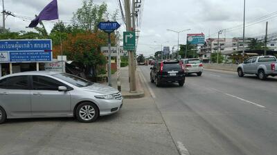 ขาย - ที่ดินร่มเก้ลาต้องการขายรวมทั้ง 3 แปลง มี2แปลงพื้นที่รวม108ตรว.ติดถนนร่มเกล้า อีกแปลงติดคลอง3ประเวศ, กรุงเทพ