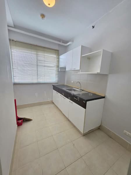 Supalai Park Asoke-Ratchada, Bangkok, Dindaeng Road, Din Daeng, Din Daeng, Bangkok, 2 Bedrooms, 75 sqm, Condo For Rent, by Ulaiwan Boonsiri, 2490326 - DDproperty.com