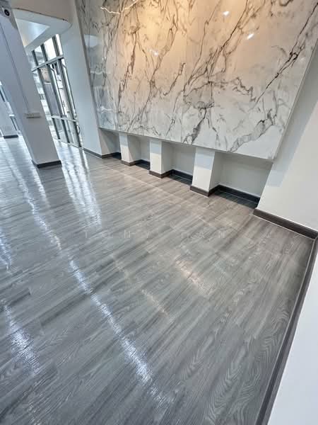Office for Rent สำนักงานออฟฟิศ เพดานสูง ให้เช่า ติด MRT รัชดา ราคาถูก, Bangkok, Samsen Nok, Huai Khwang, Bangkok, , 150 sqm, Office Space For Rent, by Tony Tan, 2913554 - DDproperty.com