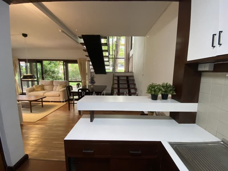 Townhome sukhumvit for rent 40,000/month, Bangkok, 81 วิทยุ, Lumphini, Pathum Wan, Bangkok, 1 Bedroom, 150 sqm, Townhouse For Rent, by Ratana Chatthinawat, 3121364 - DDproperty.com