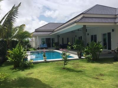 ขาย - Hua Hin Luxury Pool Villa Near Palm Hills Golf, ประจวบคีรีขันธ์