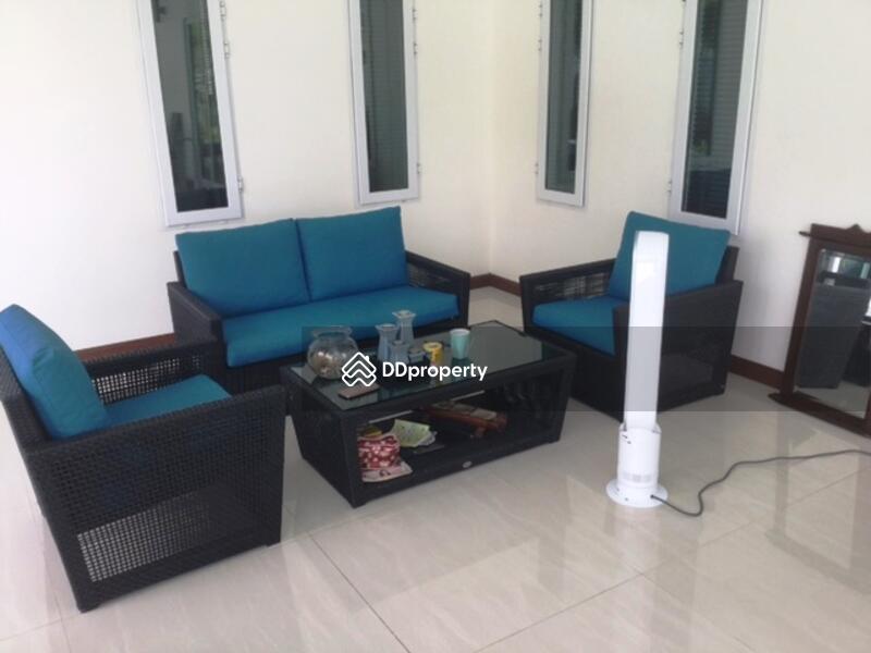Patio sofa group