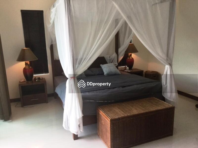 Spacious master bedroom