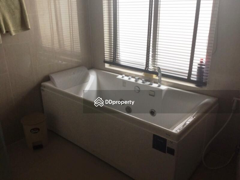 Bathroom with hot bathtub