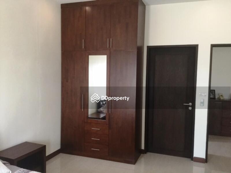 Bedroom#2 wardrobes