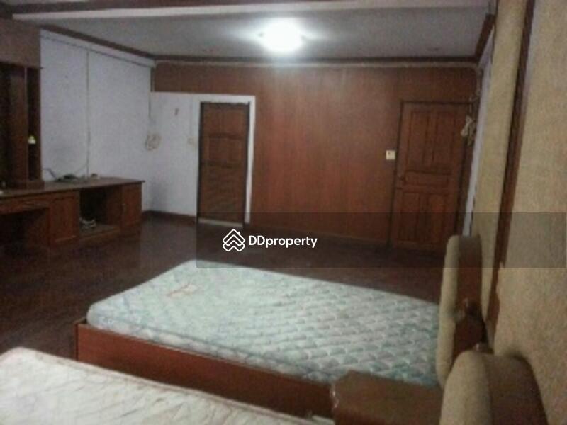 ชั้น 2 มีห้องนอน 1 ขนาดใหญ่ มีห้องน้ำ