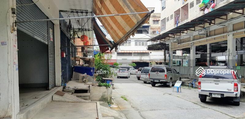จอดรถหน้าตึกได้ 1 คัน