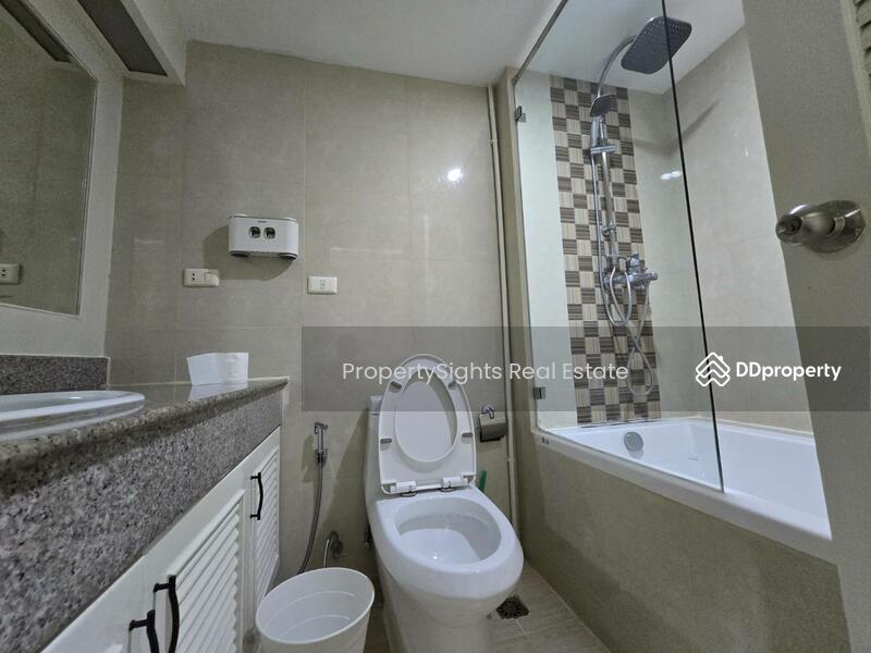 Royal Castle Sukhumvit, Bangkok, 30 Soi Sukhumvit 39, Khlongtoei Nua, Watthana, Bangkok, 3 Bedrooms, 187 sqm, Condo For Rent, by PROPERTYSIGHTS REAL ESTATE, 3696446 - DDproperty.com