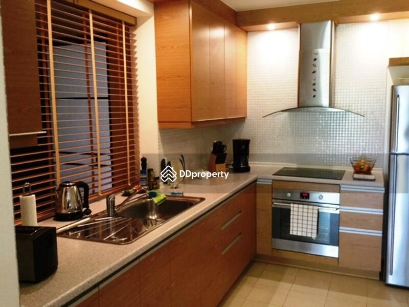 Fully fitted European stile kitchen