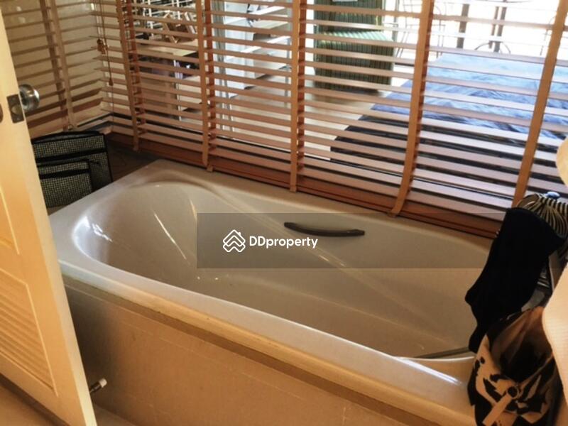 Bathroom with hot bathtub