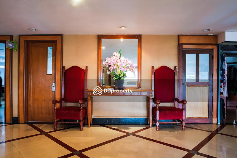 Lobby area2