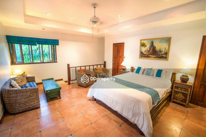 En-suite bathroom #2