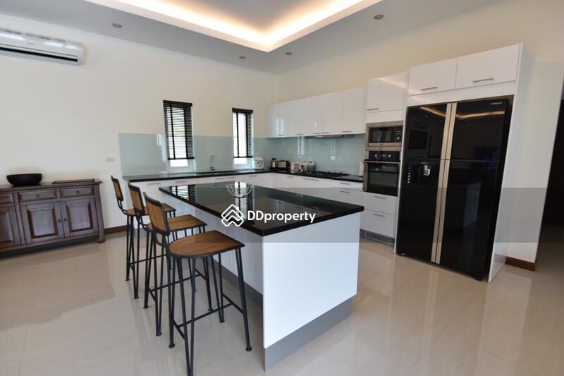 Fully fitted European style kitchen