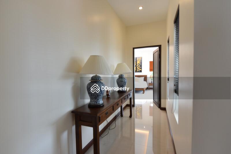 Walkway to bedroom section