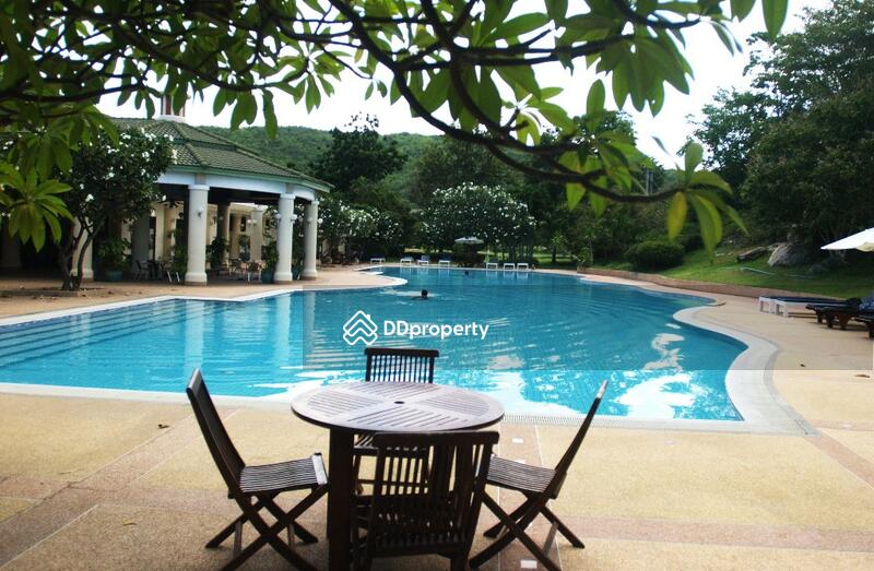 Sports Club swimming pool